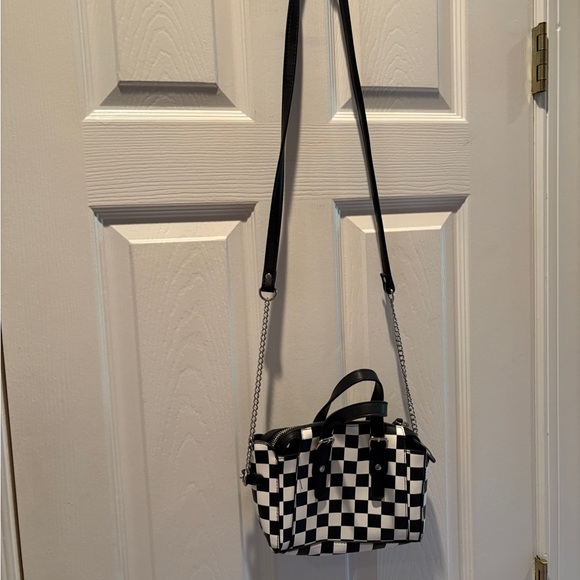 Wild Fable Black and White Checkered Crossbody Bag. - Picture 3 of 6